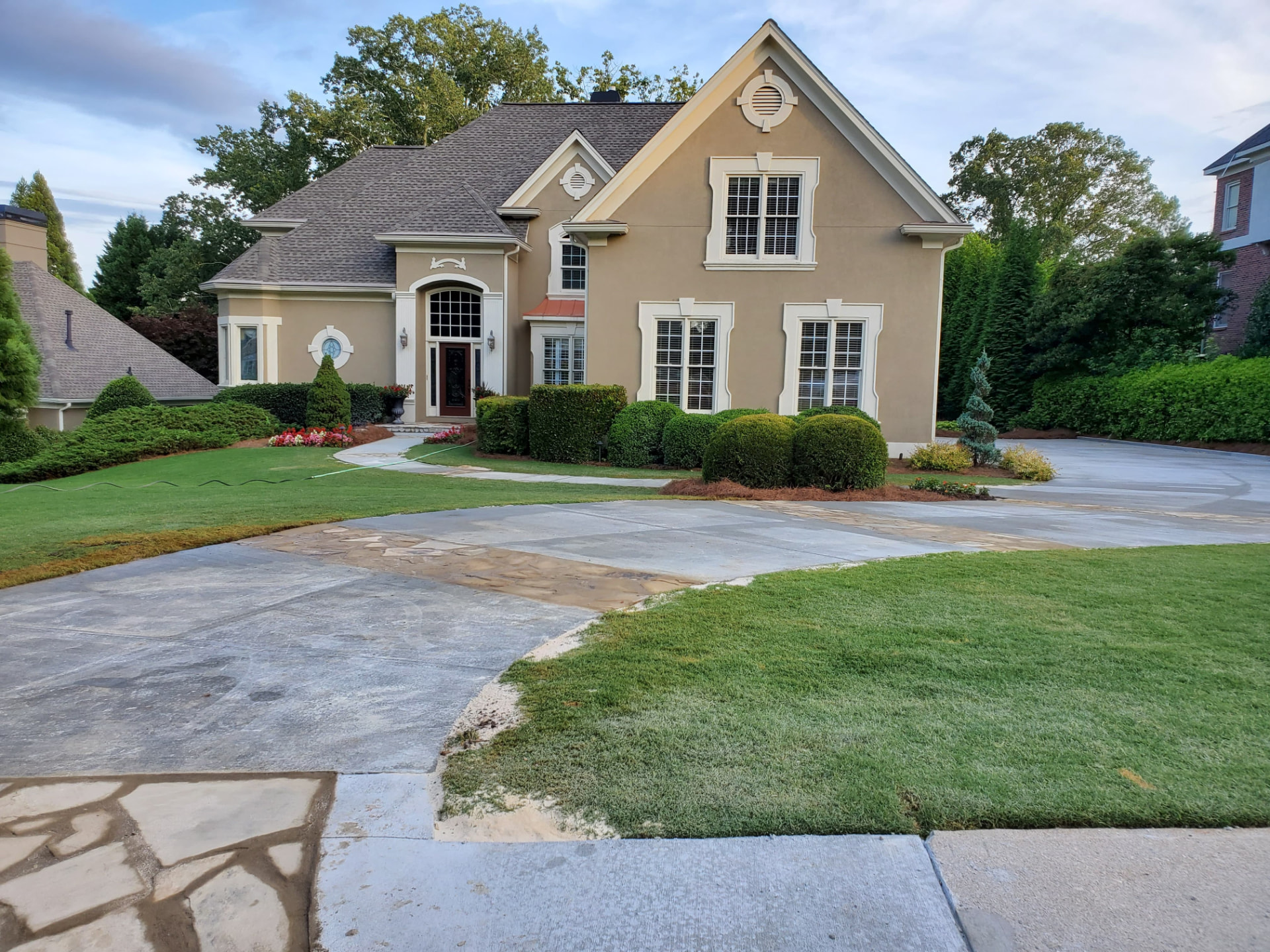 Estate Driveway & Motor Court