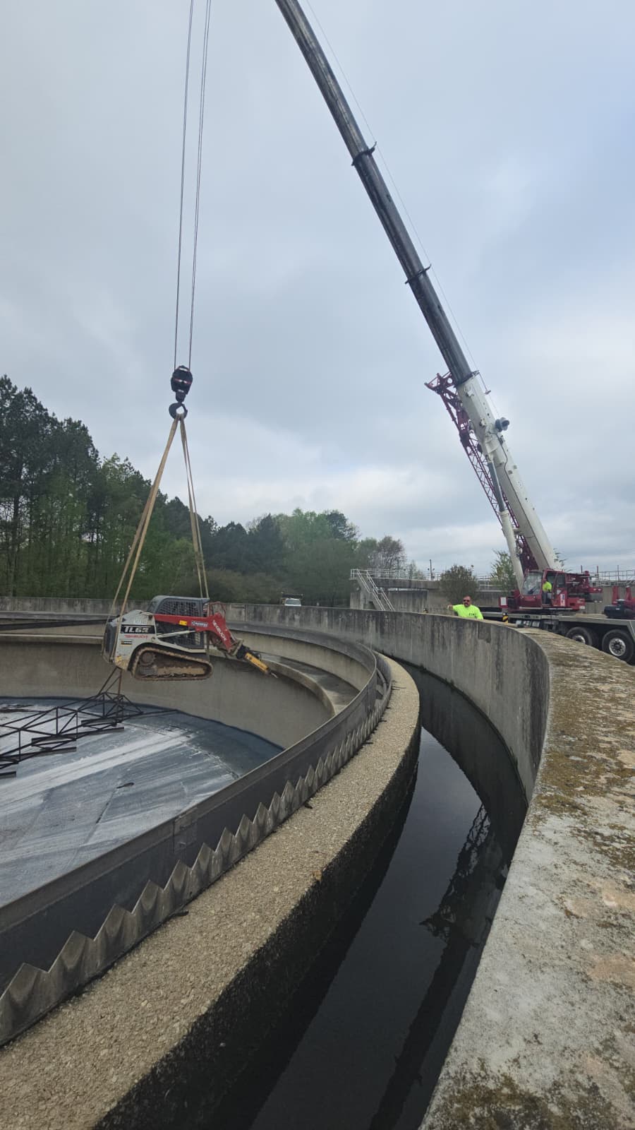 Crane-Set Equipment Into a Live Basin